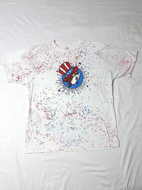 Buc-ee’s Patriotic 4th of July Paint Splatter Graphic Tee - White